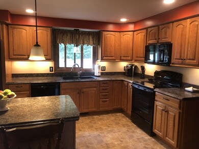 8 Schumann Dr, Westfield, MA 01085 - photo 3