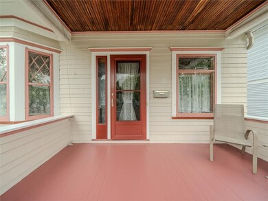 Very welcoming front porch to gather with family a