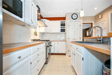 29 Fenner Ave, Riverside, RI 02915 - photo 6