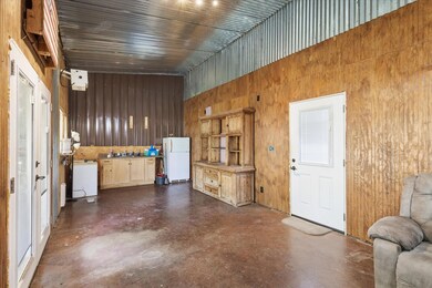 2000 Tepar Ln, Cleburne, TX 76031 - photo 3