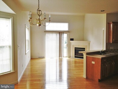 890 Walnut St, New Holland, PA 17557 - photo 2