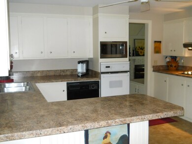 26 Perkins St, Warwick, RI 02886 - photo 6