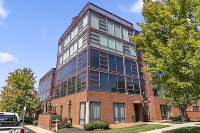 Vetro Lofts unit 302, Columbus, OH 43215 - photo 2