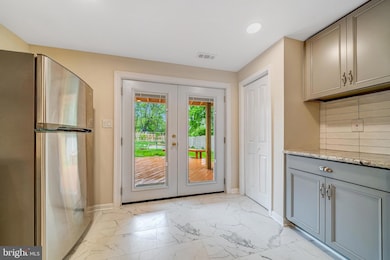 6042 Munson Hill Rd, Falls Church, VA 22041 - photo 7