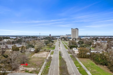 323 Caillavet St, Biloxi, MS 39530 - photo 7