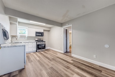 1001 W Elm St unit 201, Denison, TX 75020 - photo 2