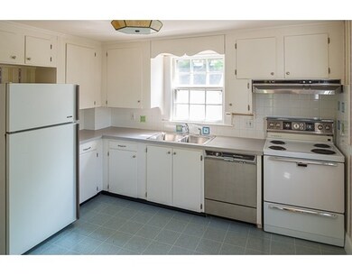 157 Lafayette St, Marblehead, MA 01945 - photo 7