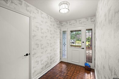 4001 4001 Cloverdale Dr, Tyler, TX 75701 - photo 4