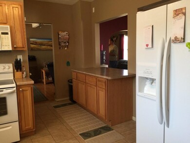 Kitchen (3).JPG