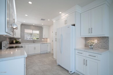 10431 N 99th Dr, Sun City, AZ 85351 - photo 4