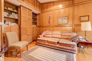 3307 Mansion-den