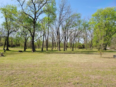 25380 Wilson Rd, Henryetta, OK 74437 - photo 5