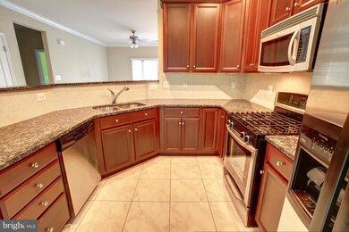 9722 Holmes Place unit 403, Manassas Park, VA 20111 - photo 6