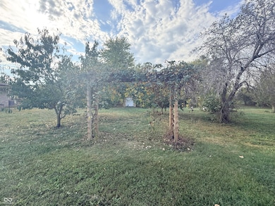 219 N Wabash St, Cayuga, IN 47928 - photo 3