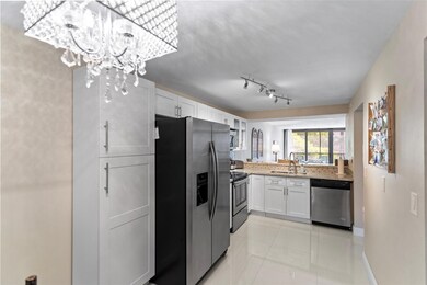 16 Royal Palm Way unit 302, Boca Raton, FL 33432 - photo 5