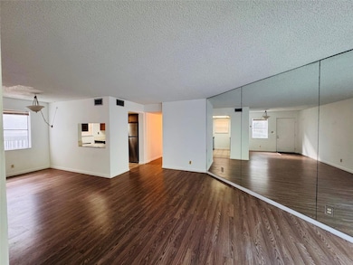 Presidential Golfview unit 2040, West Palm Beach, FL 33401 - photo 3