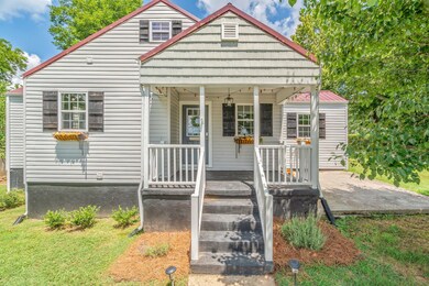 10-web-or-mls-1911 Crest Road-22