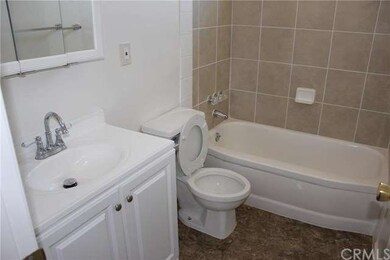 Updated full bathroom