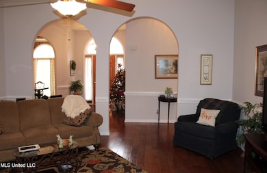 12190 Whispering Pines Dr, Olive Branch, MS 38654 - photo 5