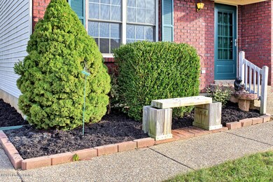 208 Aulbern Dr E, Mount Washington, KY 40047 - photo 3