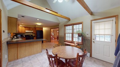 34 Washington Cir, Hillsborough, NH 03244 - photo 4