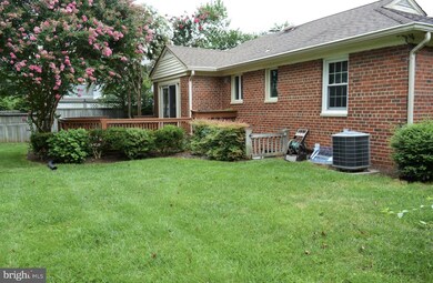 6613 Chesterfield Ave, McLean, VA 22101 - photo 6