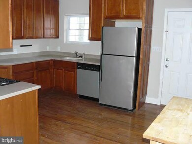 229 N Chester St, Baltimore, MD 21231 - photo 4