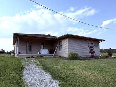 1911 N Stringtown Rd, Olney, IL 62450 - photo 4