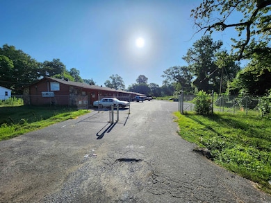 2103 S Beech St, Pine Bluff, AR 71601 - photo 2