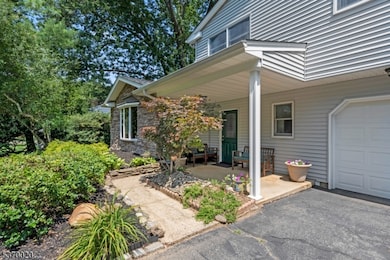 53 Rath Ln, East Brunswick, NJ 08816 - photo 4