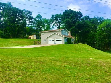 2233 Ranch Rd, Slatington, PA 18080 - photo 2