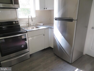 7 W Monroe St, Paulsboro, NJ 08066 - photo 5