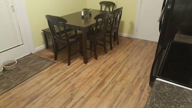 eat in kitchen