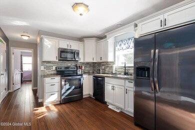 11-web-or-mls-10WynantskillRd_11