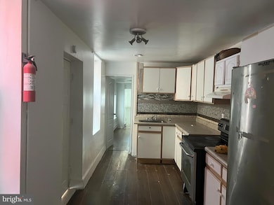 217 N 10th St, Reading, PA 19601 - photo 2