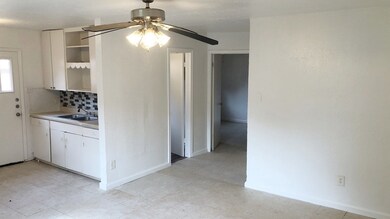 8010 Roswell St unit 3, Houston, TX 77022 - photo 2