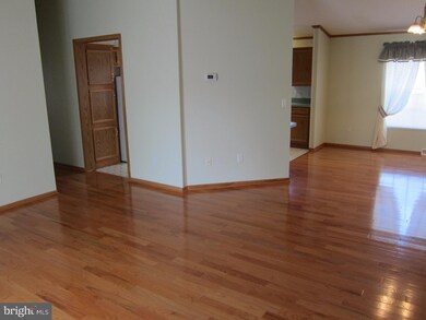 8 Adams Dr, Royersford, PA 19468 - photo 5
