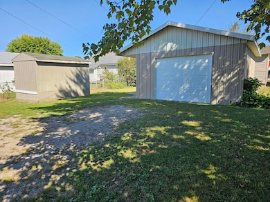 221 W Broadway St, New Lexington, OH 43764 - photo 3