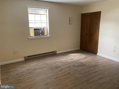 318 E 5th Ave, Ranson, WV 25438 - photo 6