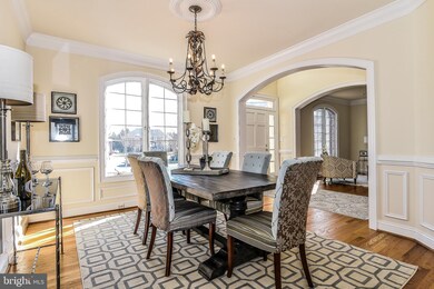 8307 Elm Grove Ct, Vienna, VA 22182 - photo 7