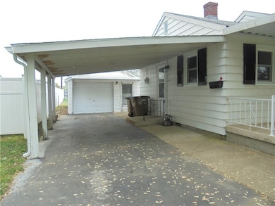 1917 Lee St, Columbus, IN 47201 - photo 3