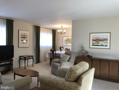 606 Delano Dr SE, Vienna, VA 22180 - photo 2