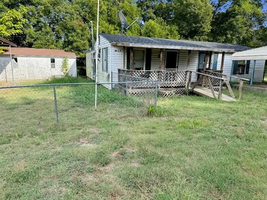 View of front of house featuring a front yard and 