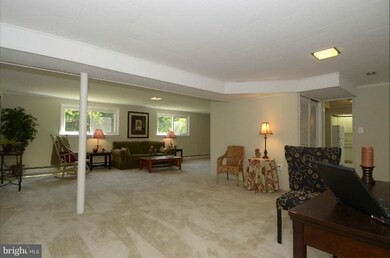 11301 Wacomor Dr, Germantown, MD 20876 - photo 4