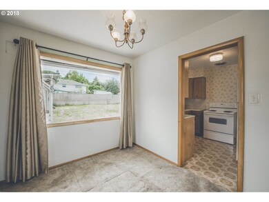 1304 E 14th St, the Dalles, OR 97058 - photo 3