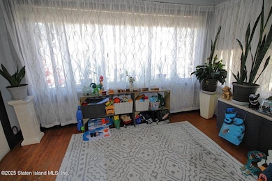 233 FISHER 1FL PORCH