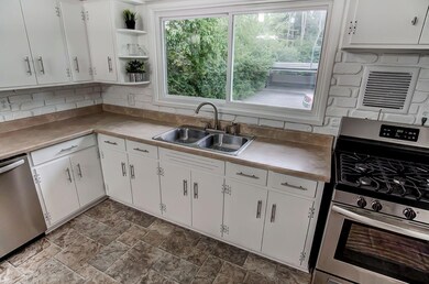 872 College Ave, Columbus, OH 43209 - photo 4