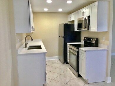 3032 Exeter B unit 3032, Boca Raton, FL 33434 - photo 2