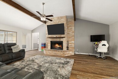 402 Teakwood Dr, Victoria, TX 77901 - photo 6