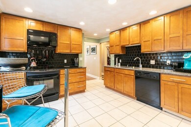 24 Elm St, Everett, MA 02149 - photo 7